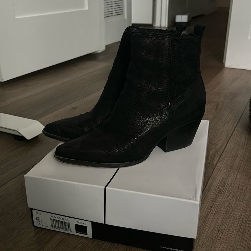 Dolce Vita Suvi Black Nubuck western boots